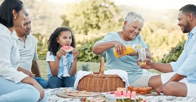 How To Create the Perfect Picnic